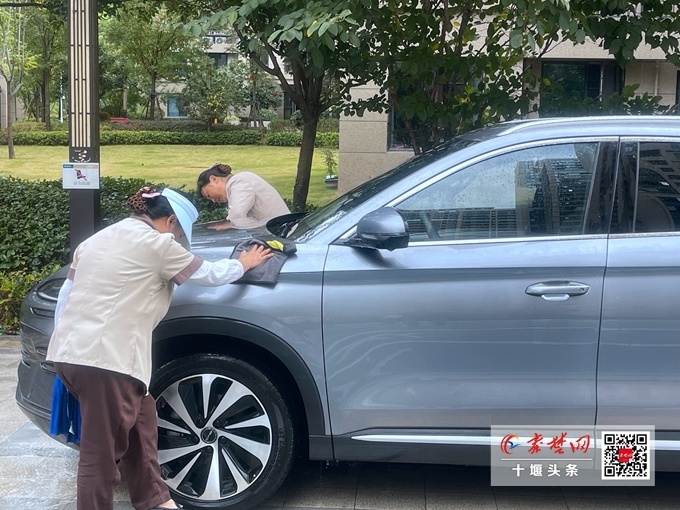 貼心服務暖人心——探訪十堰某小區(qū)物業(yè)的便民之道